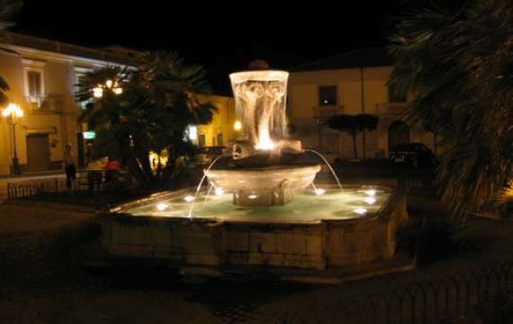 <p>San Giorgio del Sannio by night</p>
